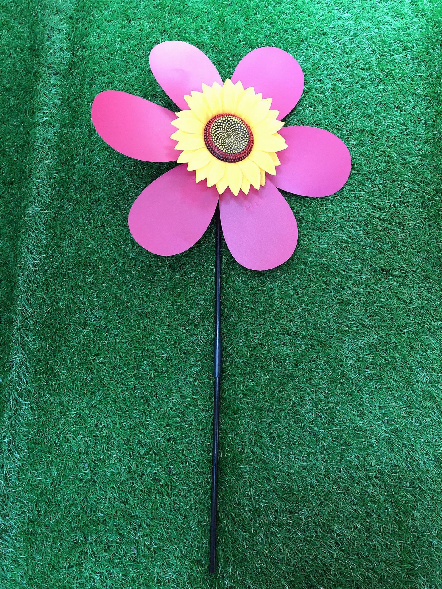 Pastoral Style Hand Windmill Pp Plastic round Leaf SUNFLOWER Park Kindergarten Display SUNFLOWER Windmill