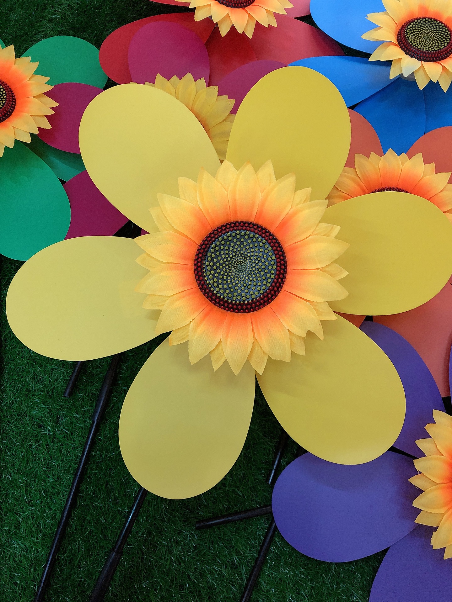 Pastoral Style Hand Windmill Pp Plastic round Leaf SUNFLOWER Park Kindergarten Display SUNFLOWER Windmill