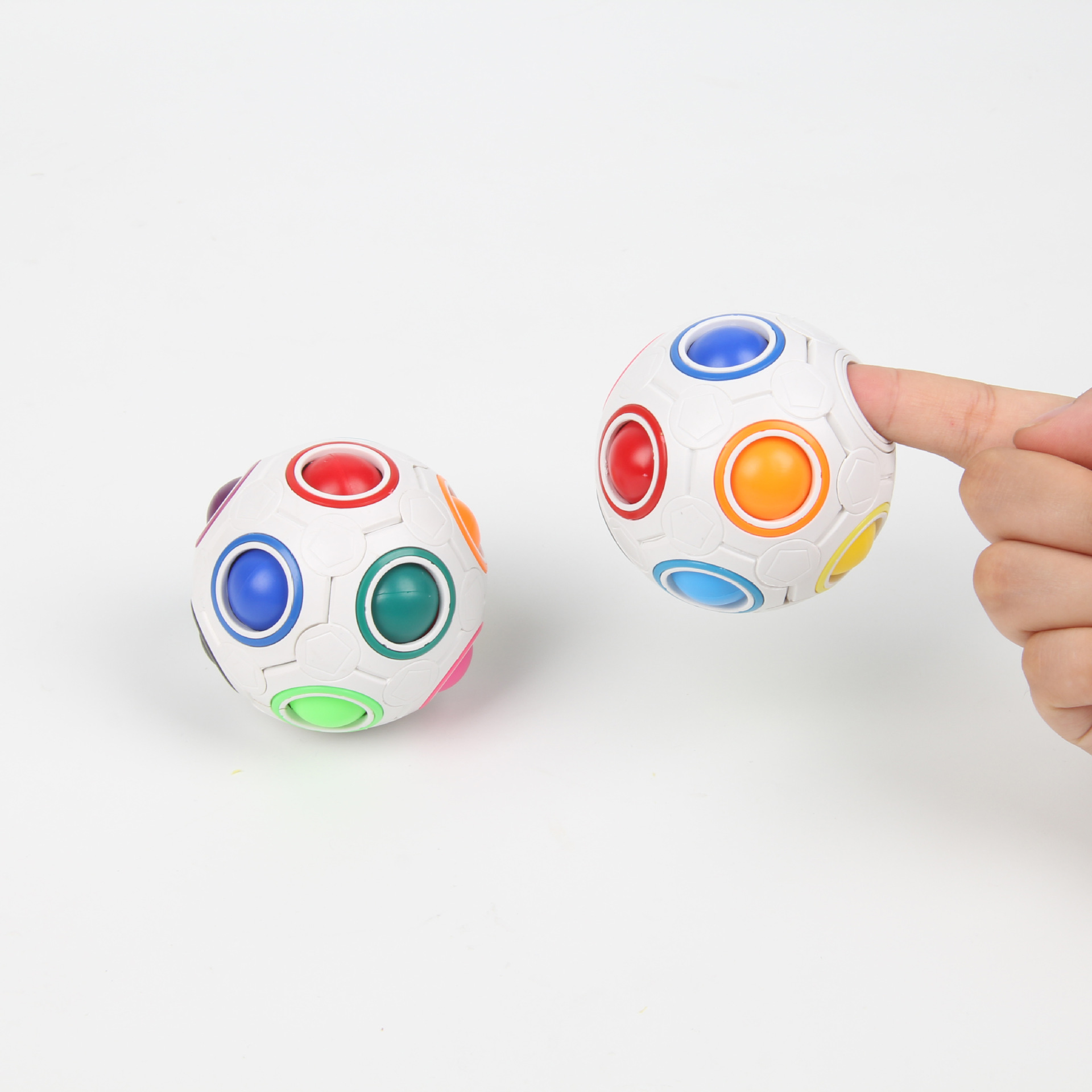 Cross-Border Toys Educational Small Football 12-Hole Decompression Intelligence Toys Fingertip Cube Magic Rainbow Ball Cross-Border Toys Educational Small Football 12-Hole Decompression Intelligence Toys Fingertip Cube Magic Rainbow Ball
