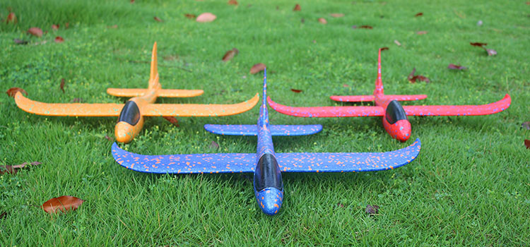 Children's Foam Light-Emitting Aircraft Model Toy Hand Throw Swing Model Aircraft Internet Celebrity Outdoor Glider Assembled Drop-Resistant Children's Foam Light-Emitting Aircraft Model Toy Hand Throw Swing Model Aircraft Internet Celebrity Outdoor Glider Assembled Drop-Resistant