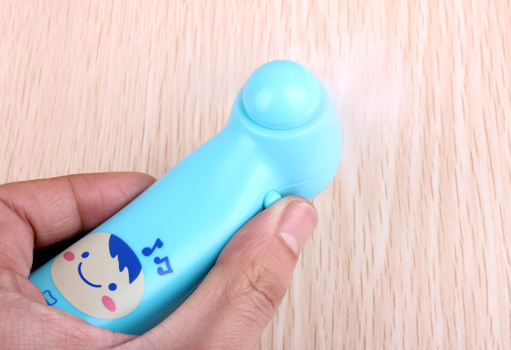 Cartoon electric fan mini handheld usb fan kava yi portable summer toy beach for children and students