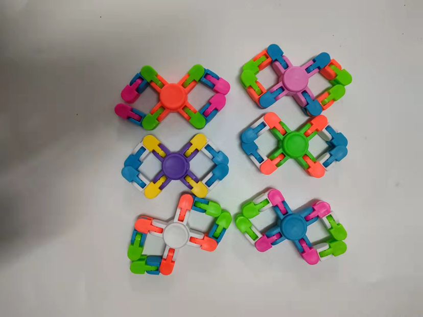 New Four-Corner Three-Section Fingertip Gyro Fingertip Gyro Stall Hot Selling Fingertip Gyro New Four-Corner Three-Section Fingertip Gyro Fingertip Gyro Stall Hot Selling Fingertip Gyro