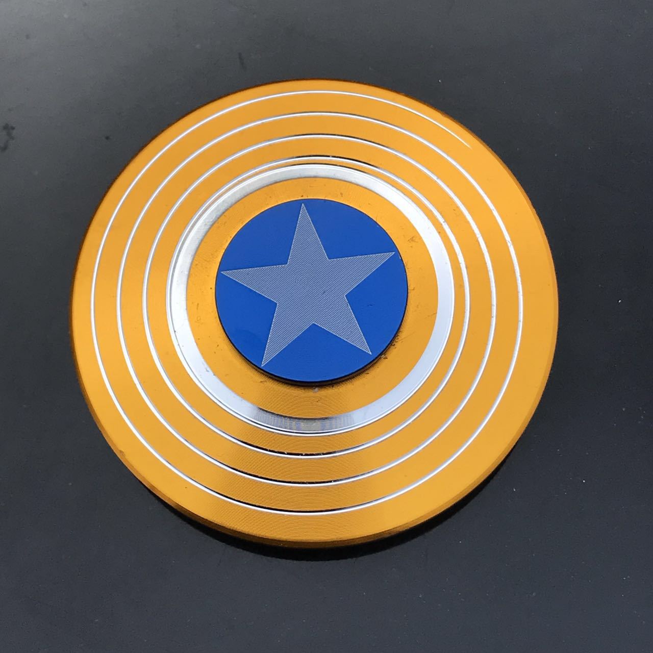 New Captain America Fingertip Gyro Shield Aluminum Alloy Gyro Spinner Pressure Reduction Toy Gyro Manufacturer