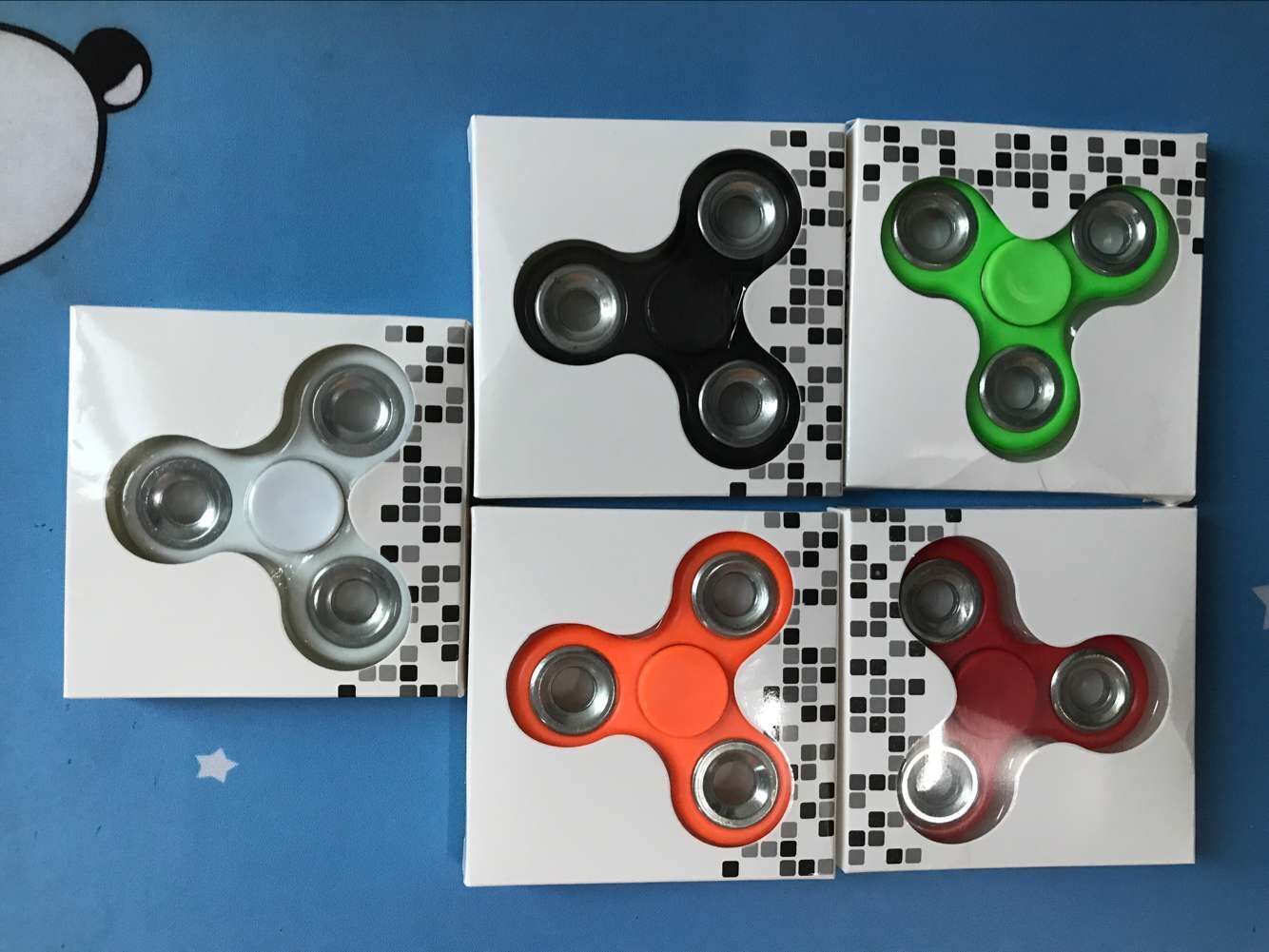 Innovative triangular fingertip toy fingertip gyro toy luminescent finger gyro multi-color fingertip gyro style