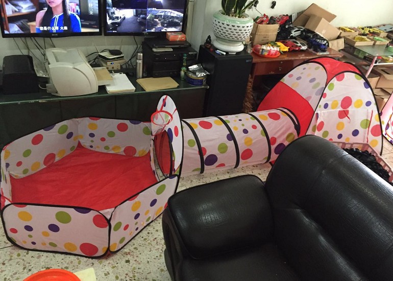 Cows children tent three - piece 3 crawl into also pool tunnel tent into game 3 years old baby toys Cows children tent three - piece 3 crawl into also pool tunnel tent into game 3 years old baby toys