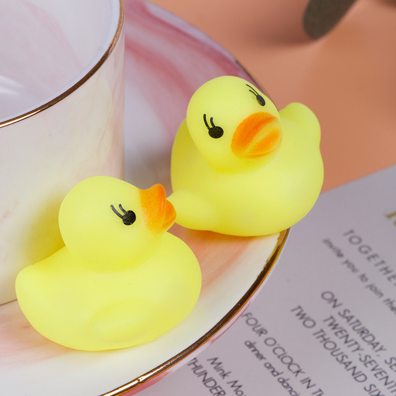 * Water Playing Small Yellow Duck Mini Bath Toys Baby Toys Little Duck Vinyl Children&#039;s Educational Toys Wholesale