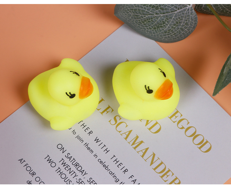 * Water Playing Small Yellow Duck Mini Bath Toys Baby Toys Little Duck Vinyl Children's Educational Toys Wholesale * Water Playing Small Yellow Duck Mini Bath Toys Baby Toys Little Duck Vinyl Children's Educational Toys Wholesale