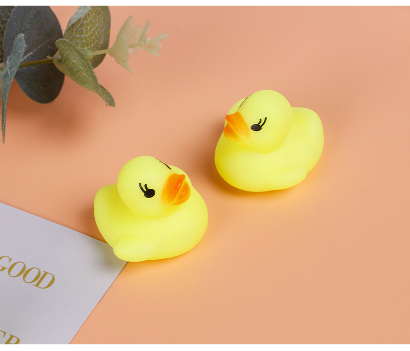 * Water Playing Small Yellow Duck Mini Bath Toys Baby Toys Little Duck Vinyl Children's Educational Toys Wholesale * Water Playing Small Yellow Duck Mini Bath Toys Baby Toys Little Duck Vinyl Children's Educational Toys Wholesale