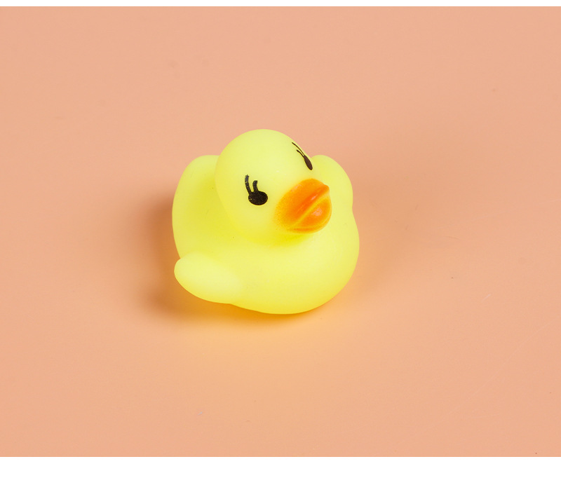 * Water Playing Small Yellow Duck Mini Bath Toys Baby Toys Little Duck Vinyl Children's Educational Toys Wholesale * Water Playing Small Yellow Duck Mini Bath Toys Baby Toys Little Duck Vinyl Children's Educational Toys Wholesale