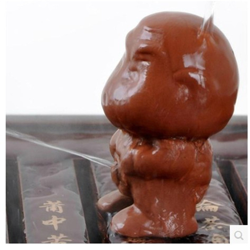Small Wholesale Tea Ornaments Doll Pee Boy Peeing, Pee Boy Little Man Tea with Purple Sand