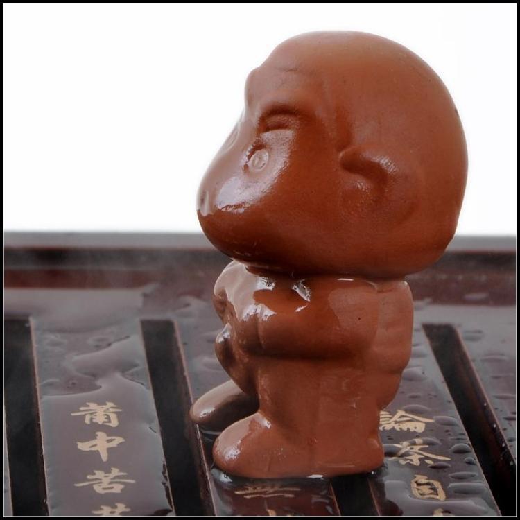 Small Wholesale Tea Ornaments Doll Pee Boy Peeing, Pee Boy Little Man Tea with Purple Sand