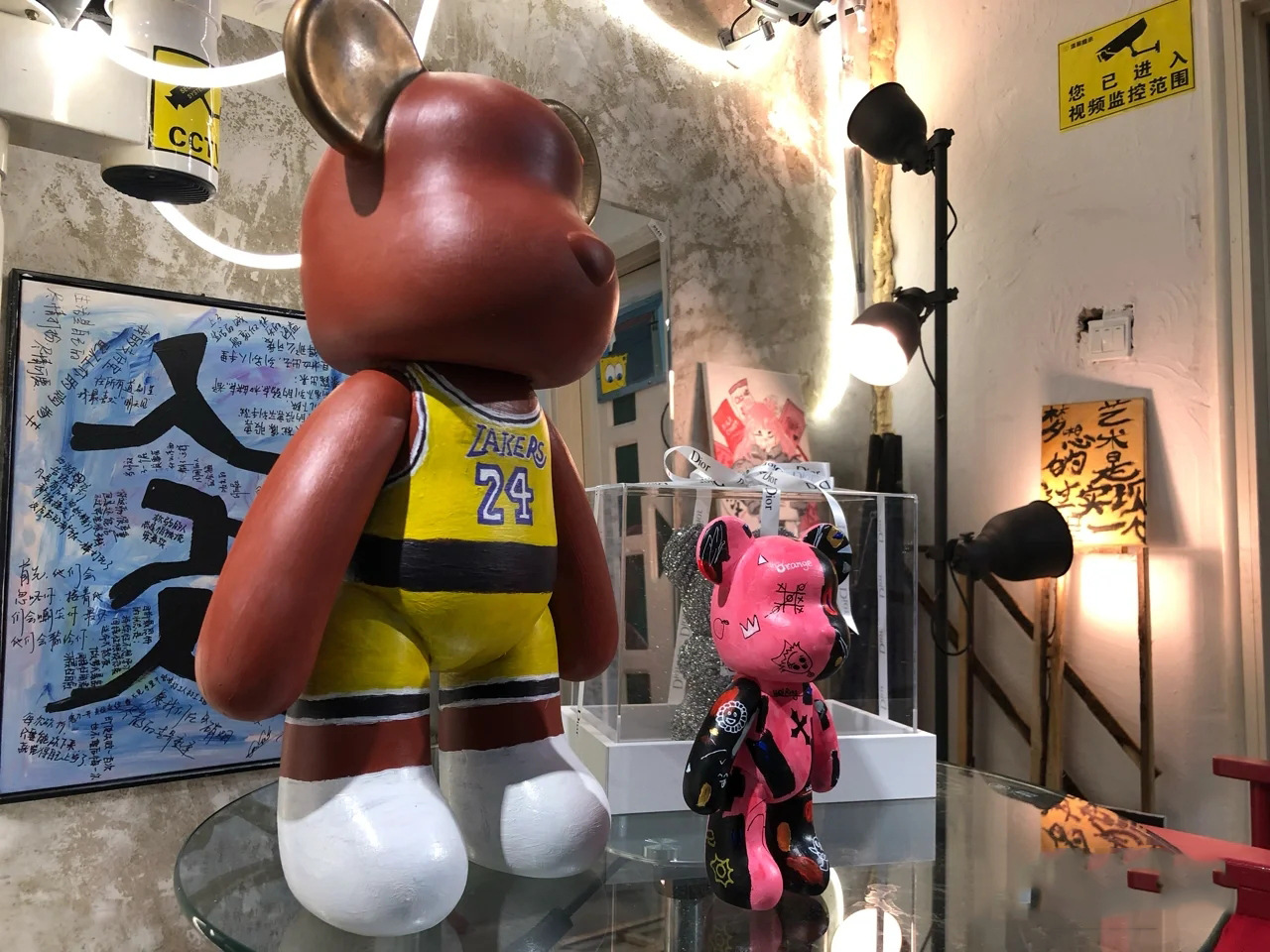 Large DIY Violent Bear Bearbrick Graffiti Fluid Painting White Body Graffiti Non-Plaster Doll Vinyl Toys Wholesale