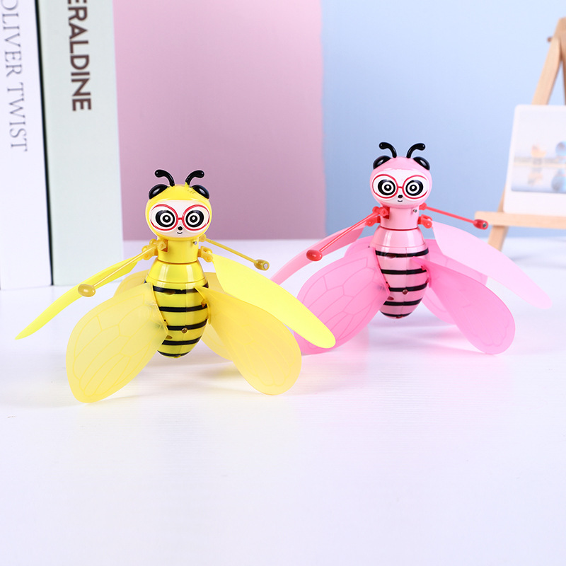 Intelligent Gesture Induction Vehicle Xiaofeixian New Exotic UFO Remote Control Helicopter Stall Children's Luminous Toys Intelligent Gesture Induction Vehicle Xiaofeixian New Exotic UFO Remote Control Helicopter Stall Children's Luminous Toys