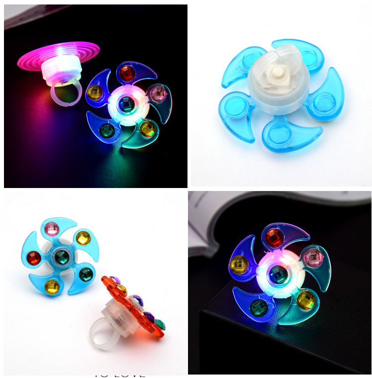 2020 Night Market luminous small toys creative new fingertip gyroscopic children 's ring bracelet street stalls named 2020 Night Market luminous small toys creative new fingertip gyroscopic children 's ring bracelet street stalls named