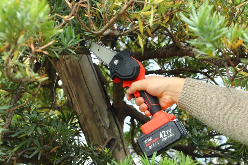 4-Inch Single-Hand Electric Saw Handheld Rechargeable Electric Wood Cutting Saw Lithium Battery Electric Chain Saw Outdoor High-Power Wireless Electric Saw 4-Inch Single-Hand Electric Saw Handheld Rechargeable Electric Wood Cutting Saw Lithium Battery Electric Chain Saw Outdoor High-Power Wireless Electric Saw