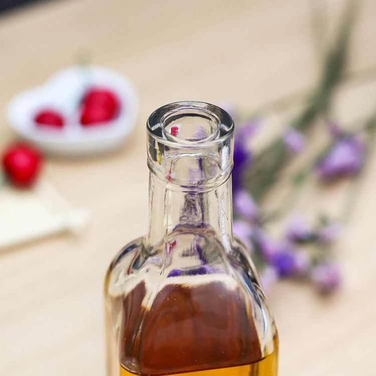 Kitchen supplies glass oil bottle small oil bottle household leak-proof soy sauce bottle vinegar bottle seasoning can creative seasoning bottle wholesale