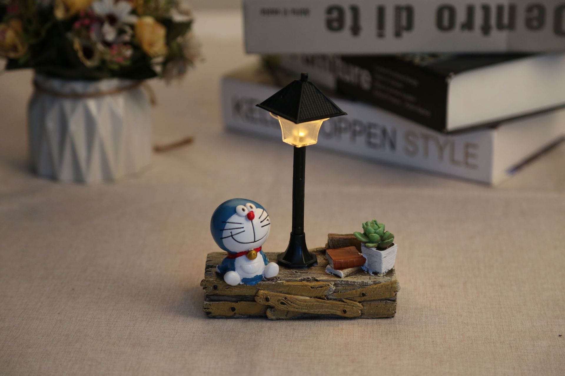 Imported arts and crafts Small Night Lamp Piggy Bank Garage Kits Ornaments Resin Crafts Birthday Gift Imported arts and crafts Small Night Lamp Piggy Bank Garage Kits Ornaments Resin Crafts Birthday Gift