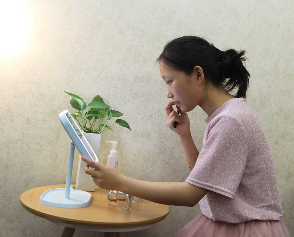 Douyin Online Influencer Portable Table Lamp Makeup Mirror Desktop Rechargeable Dressing Mirror Square Led Make-up Mirror with Light Mirror