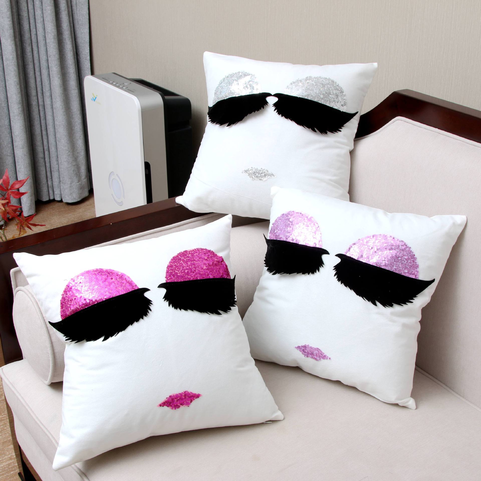 Korean Style Hot Sale Fashion Eyelash Square Cushion Creative Sequins Big Eyes Pillow Living Room Backrest Pillow Wholesale