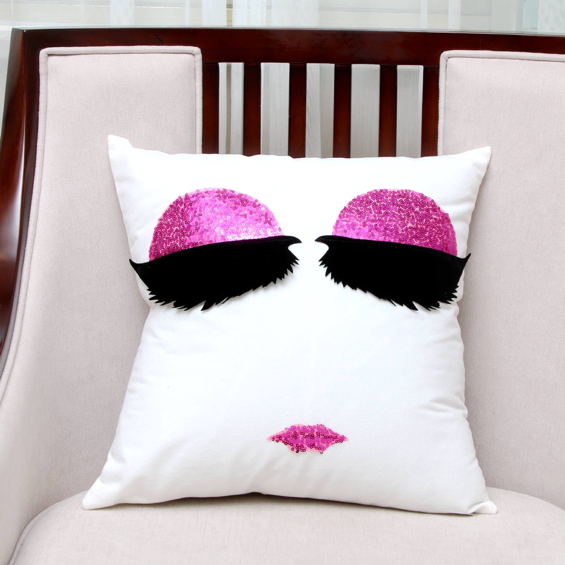 Korean Style Hot Sale Fashion Eyelash Square Cushion Creative Sequins Big Eyes Pillow Living Room Backrest Pillow Wholesale