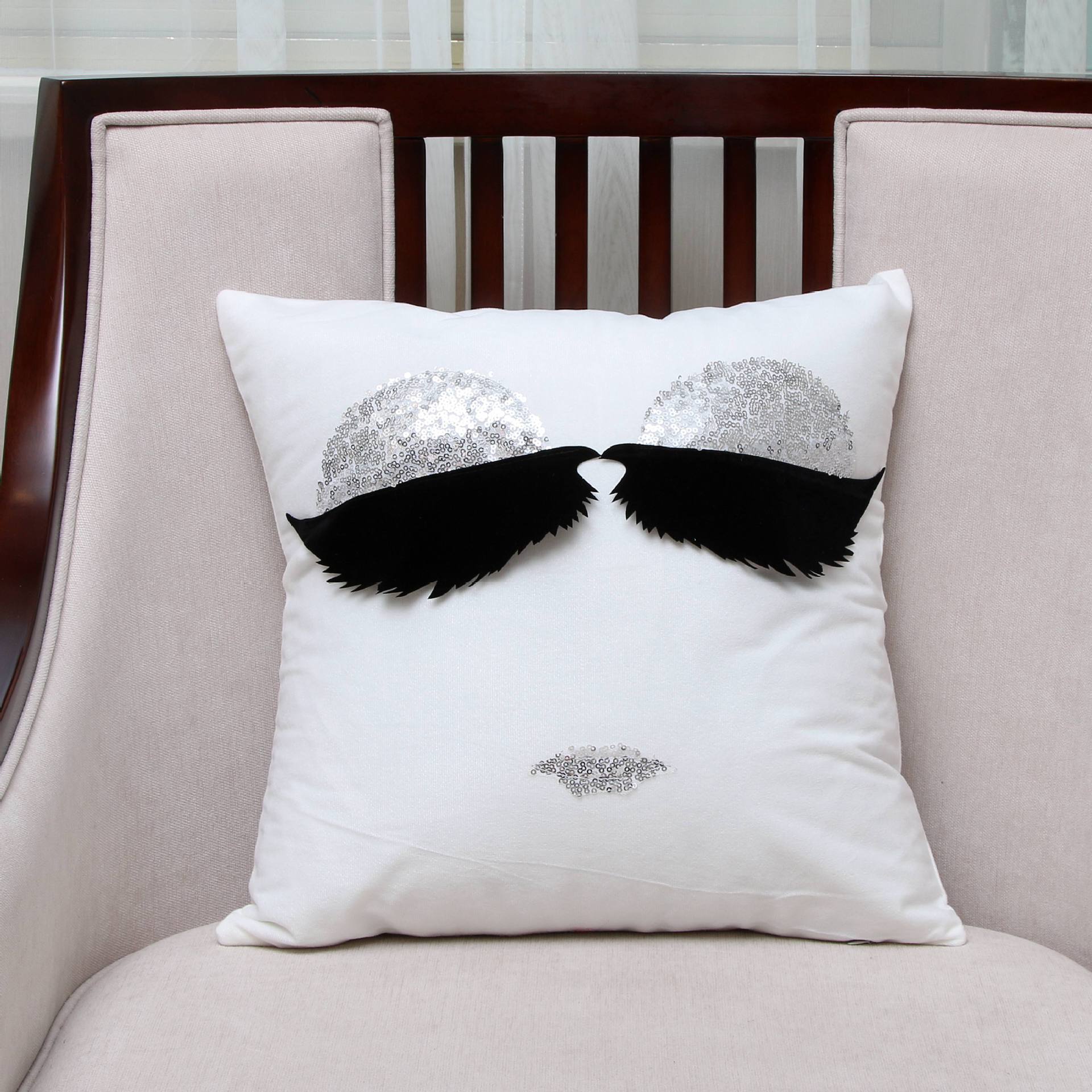 Korean Style Hot Sale Fashion Eyelash Square Cushion Creative Sequins Big Eyes Pillow Living Room Backrest Pillow Wholesale
