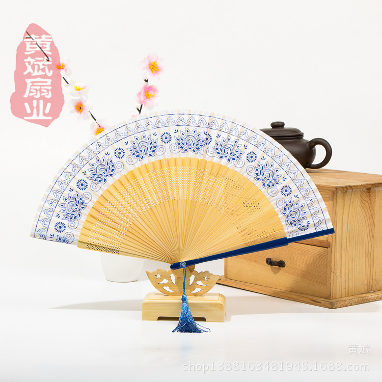 42 Square Chinese Style Painted Blue and White Porcelain Fan Bamboo Fan Craft Gift Daily High-End Female Fan Factory Direct Sales 42 Square Chinese Style Painted Blue and White Porcelain Fan Bamboo Fan Craft Gift Daily High-End Female Fan Factory Direct Sales