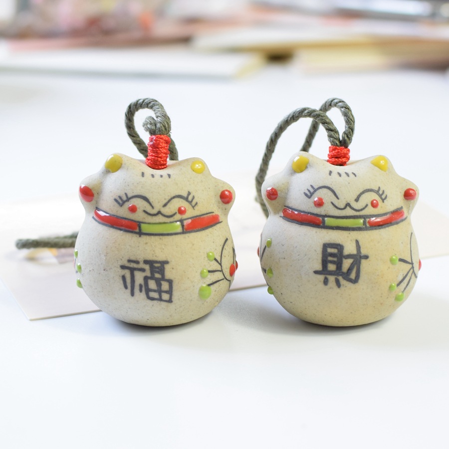 Japanese Creative Ceramic Lucky Cat Bell and Wind Chimes Pendant Furniture Decorative Porcelain craft
