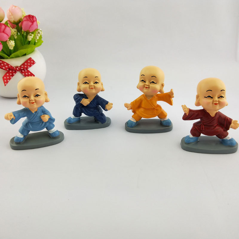 Set hat kung fu monk holding the drunken master of the altar of wine swordsman river \&#034;s lake combination of resin crafts automobile decoration