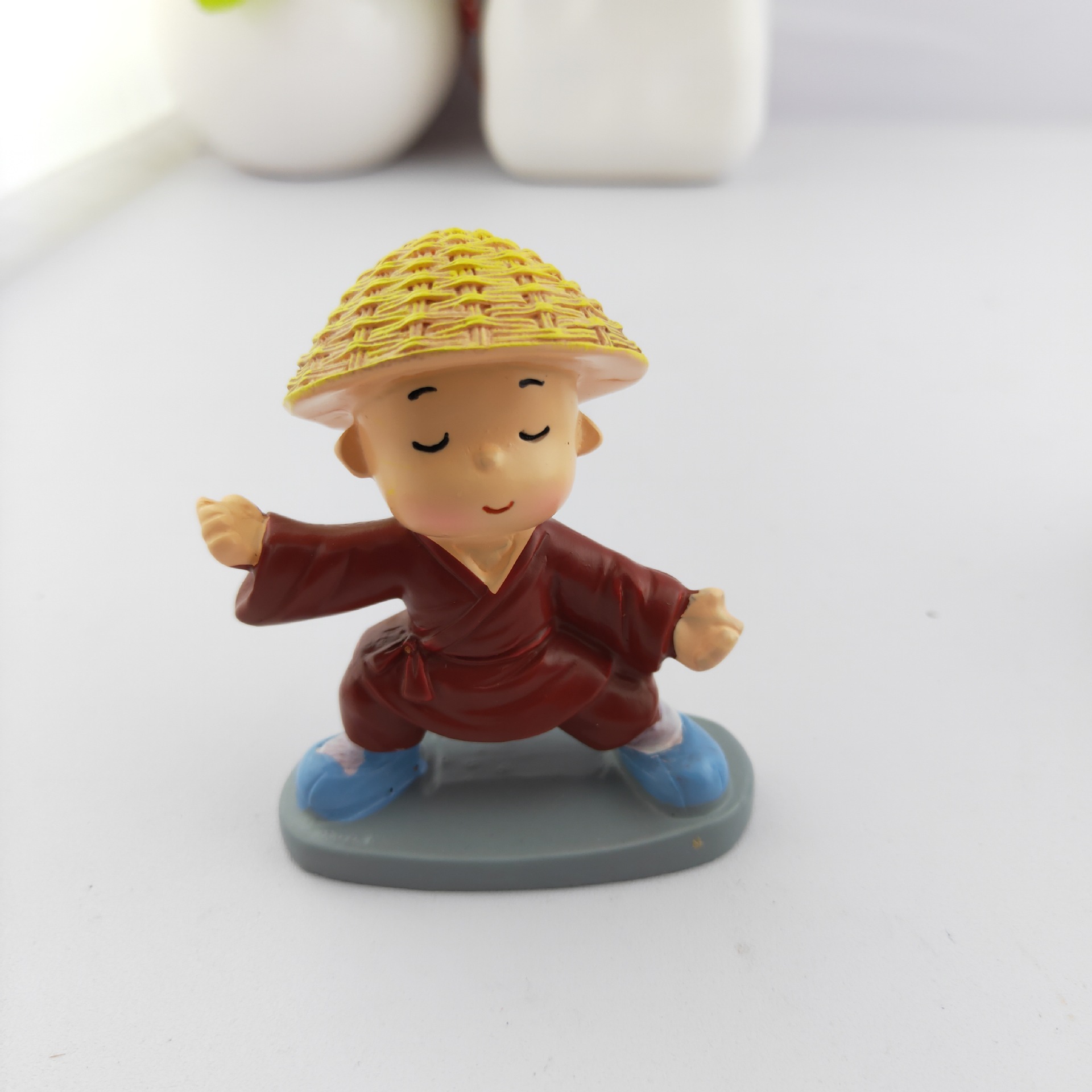 Set hat kung fu monk holding the drunken master of the altar of wine swordsman river \"s lake combination of resin crafts automobile decoration Set hat kung fu monk holding the drunken master of the altar of wine swordsman river \"s lake combination of resin crafts automobile decoration