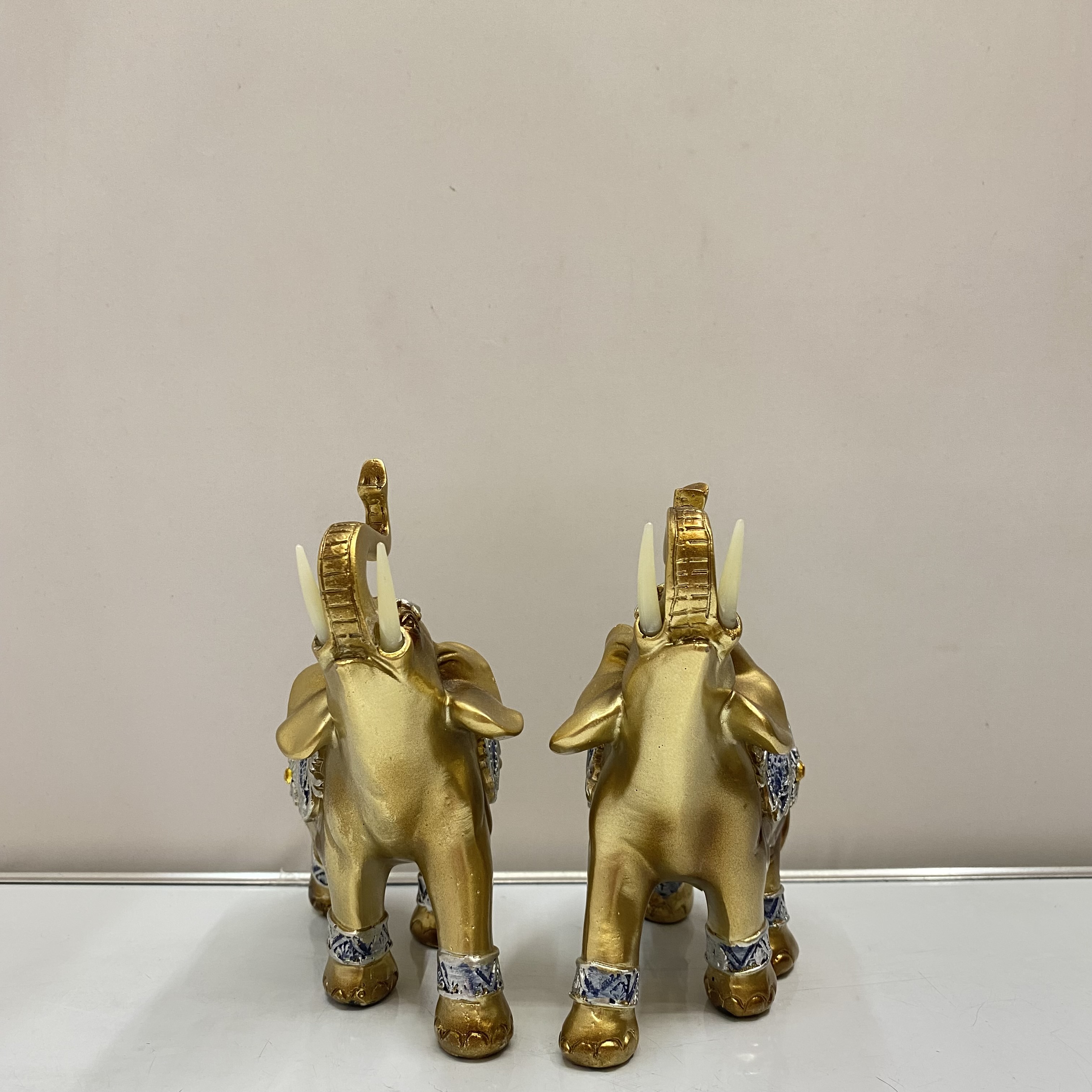 Resin Crafts Auspicious Auspicious Auspicious Elephant Couple Elephant Decoration TV Cabinet Cabinet Living Room Decoration Gift Decoration