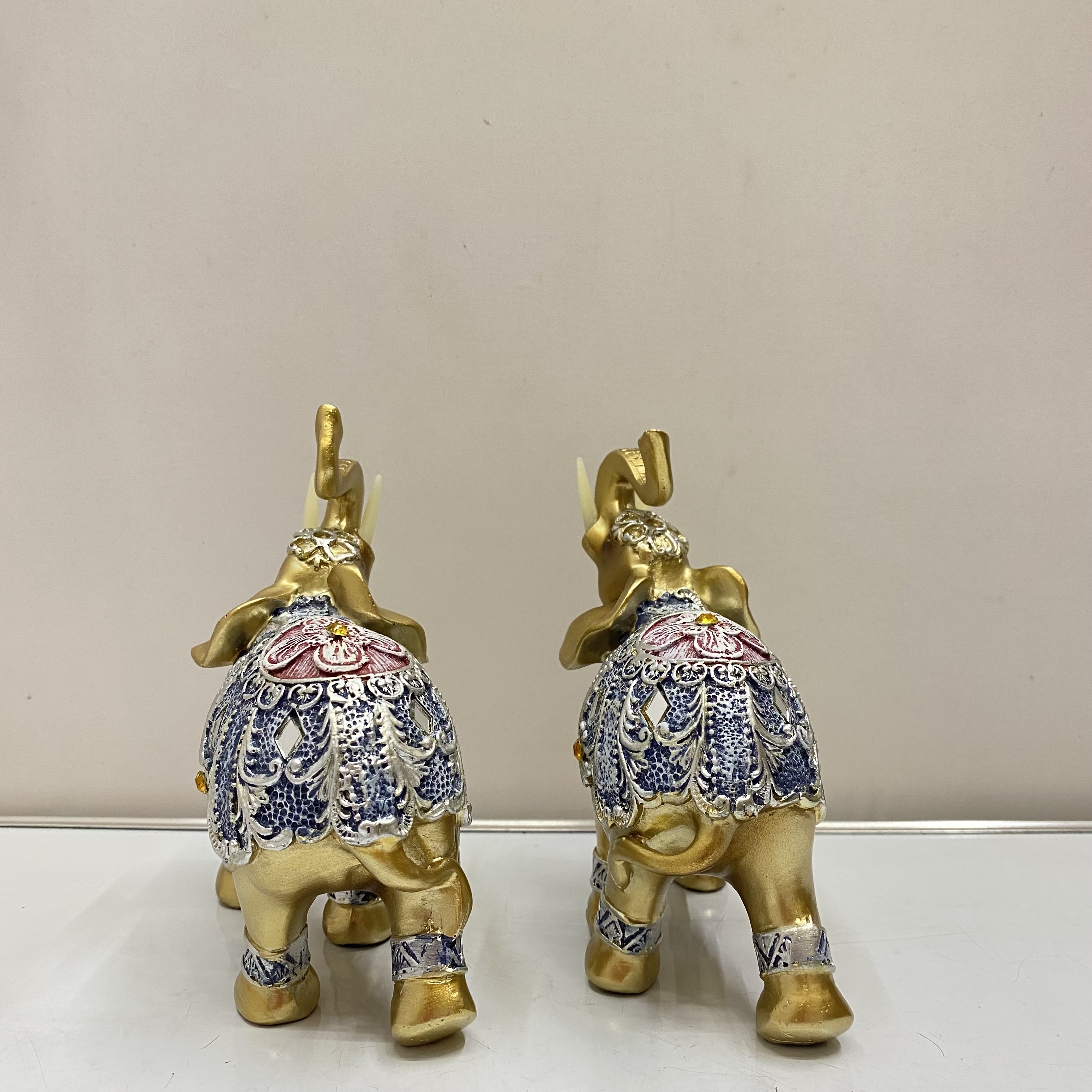 Resin Crafts Auspicious Auspicious Auspicious Elephant Couple Elephant Decoration TV Cabinet Cabinet Living Room Decoration Gift Decoration