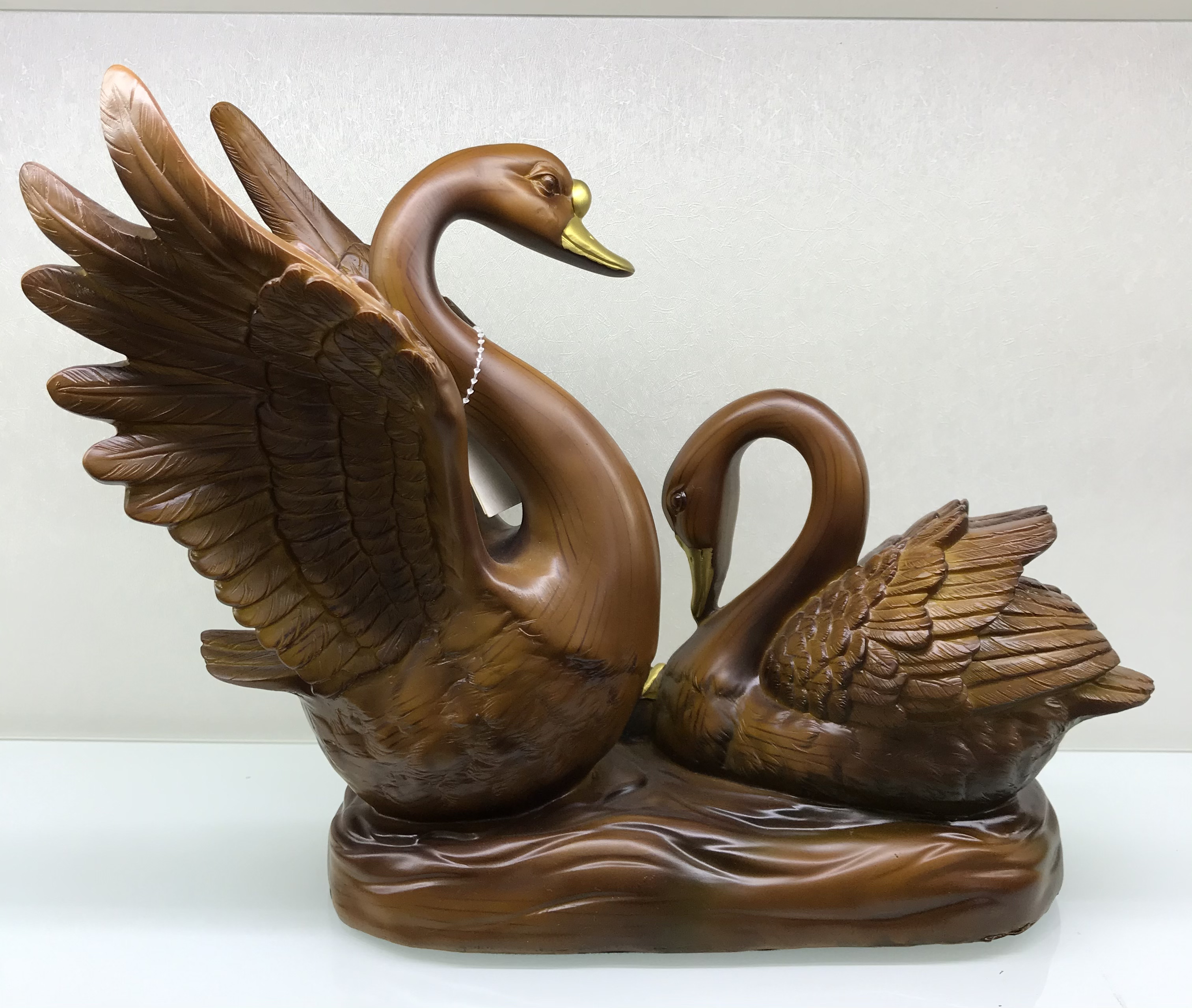 Resin Crafts Modern Minimalist Wood Color Family Three Swan Decoration Creative Living Room and Wine Cabinet Decorations Gifts Resin Crafts Modern Minimalist Wood Color Family Three Swan Decoration Creative Living Room and Wine Cabinet Decorations Gifts