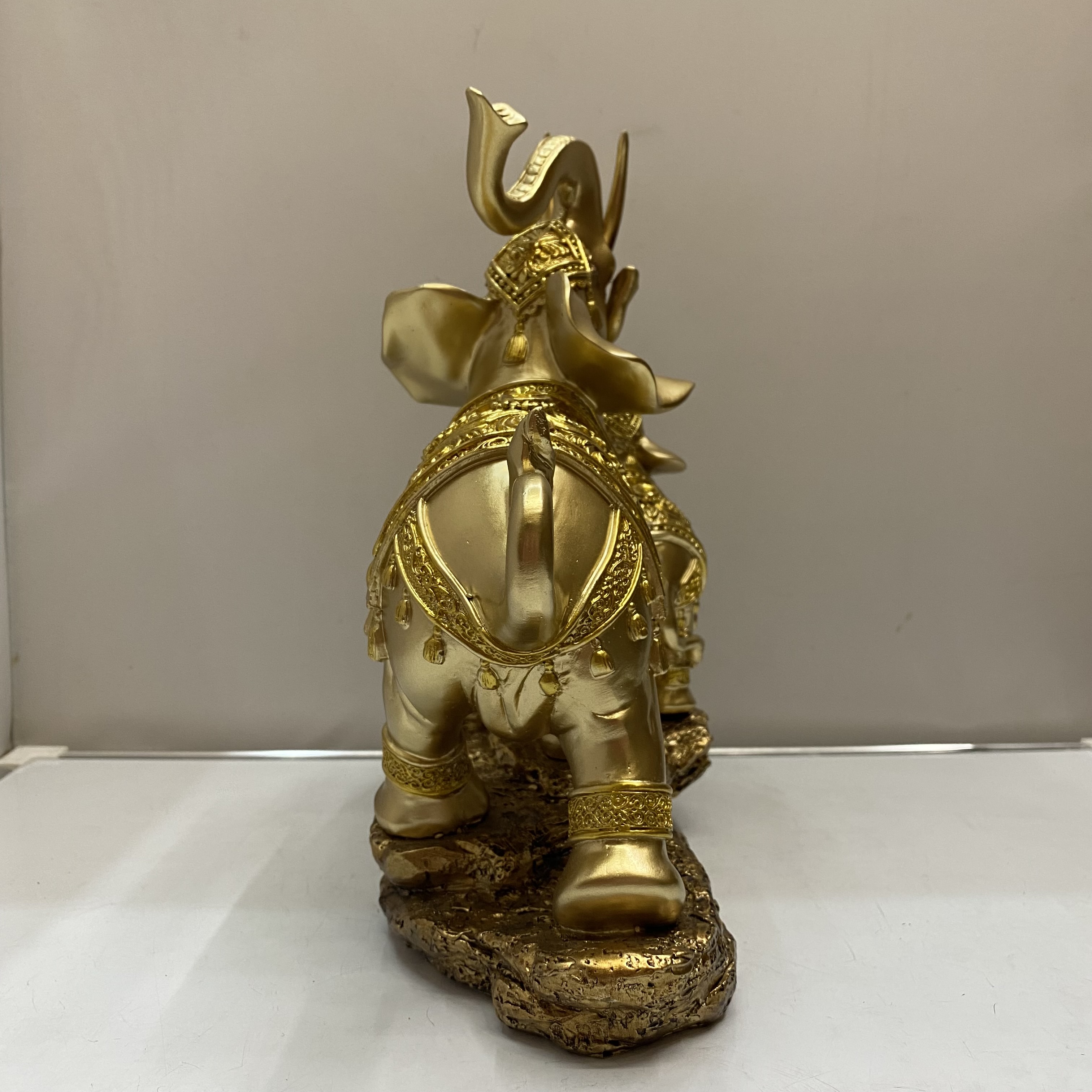 Resin Crafts European-Style Simple Imitation Wood Mother and Child Elephant Decoration Living Room Wine Cabinet Cabinet Decoration Gift Decoration Resin Crafts European-Style Simple Imitation Wood Mother and Child Elephant Decoration Living Room Wine Cabinet Cabinet Decoration Gift Decoration