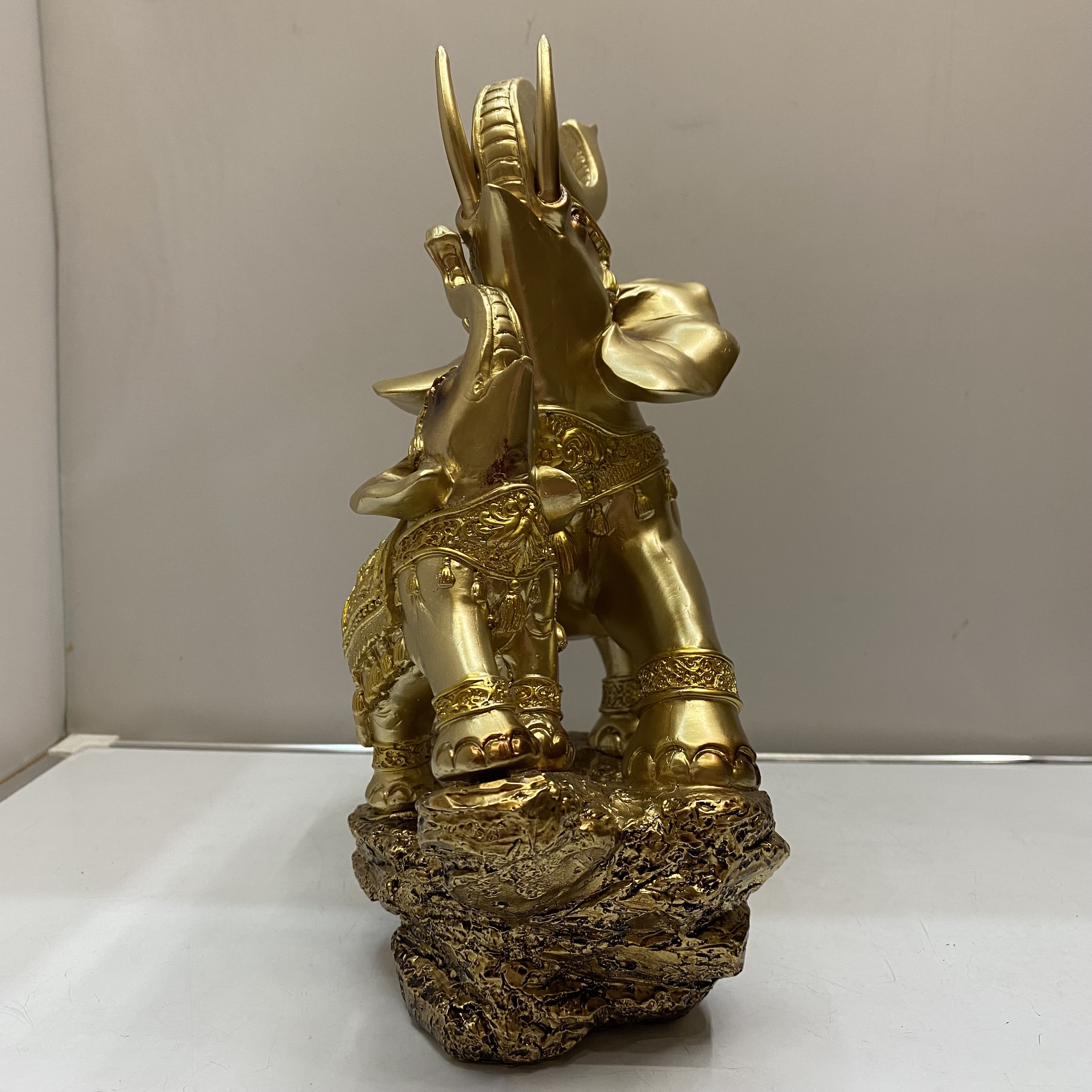 Resin Crafts European-Style Simple Imitation Wood Mother and Child Elephant Decoration Living Room Wine Cabinet Cabinet Decoration Gift Decoration Resin Crafts European-Style Simple Imitation Wood Mother and Child Elephant Decoration Living Room Wine Cabinet Cabinet Decoration Gift Decoration