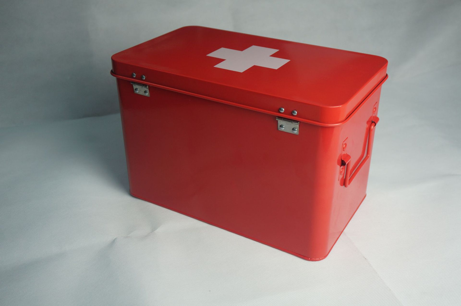 Cross-Amazon Factory Wholesale Large Red White Household First Aid Medicine Box Metal Medicine Storage Box Cross-Amazon Factory Wholesale Large Red White Household First Aid Medicine Box Metal Medicine Storage Box