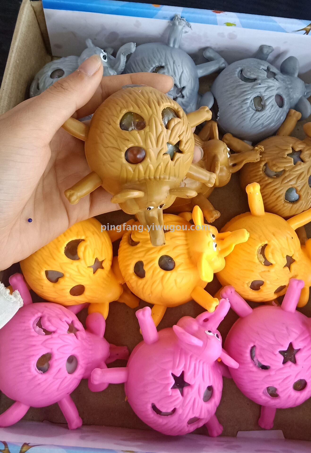 Painted gold powder spray-painted pressed dinosaur eggs
