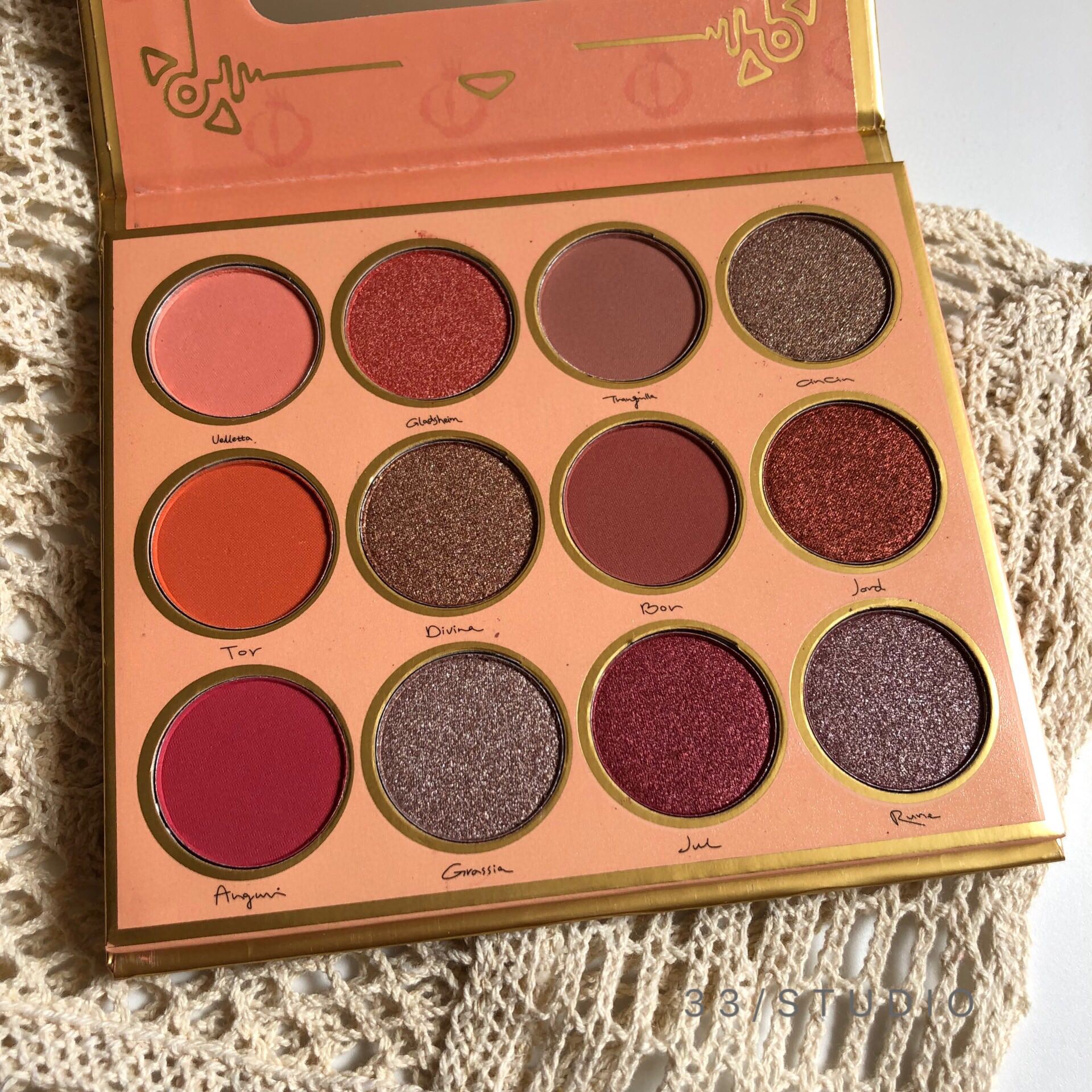 12 Color Fairy Eye Shadow Plate, Brown Series, Pumpkin Color Series, Peach Color Series Ins Super Hot Shimmering Powder Shimmer Waterproof