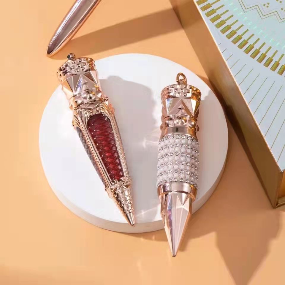 Queen Truncheon Pearlescent Treasure Luxury Gold High-Definition Makeup Gift Box Lipstick Lip Glaze Air Cushion Mascara Eyeliner