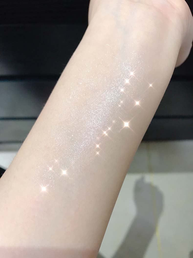 MEBO Grid Diamond Highlight Powder Mashed Potato Unicorn Diamond in the Debris Shimmering Powder Shimmer Brightening Fairy Highlight Repair MEBO Grid Diamond Highlight Powder Mashed Potato Unicorn Diamond in the Debris Shimmering Powder Shimmer Brightening Fairy Highlight Repair