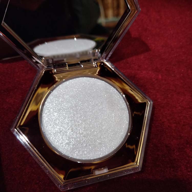 MEBO Grid Diamond Highlight Powder Mashed Potato Unicorn Diamond in the Debris Shimmering Powder Shimmer Brightening Fairy Highlight Repair MEBO Grid Diamond Highlight Powder Mashed Potato Unicorn Diamond in the Debris Shimmering Powder Shimmer Brightening Fairy Highlight Repair
