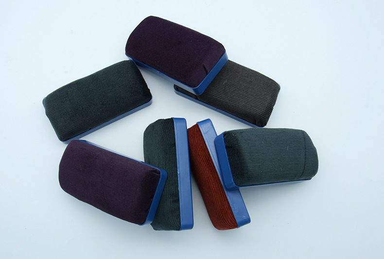 Qianhui Whiteboard Eraser Factory Direct Supply Large and Small Flannel Magnetic Plastic Easy to Wipe Chalk Accessories Blackboard Eraser Brush