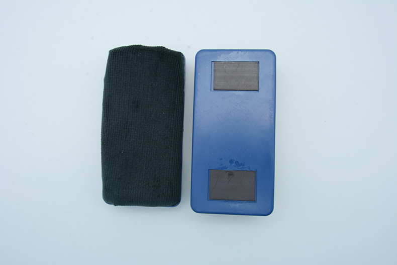 Qianhui Whiteboard Eraser Factory Direct Supply Large and Small Flannel Magnetic Plastic Easy to Wipe Chalk Accessories Blackboard Eraser Brush