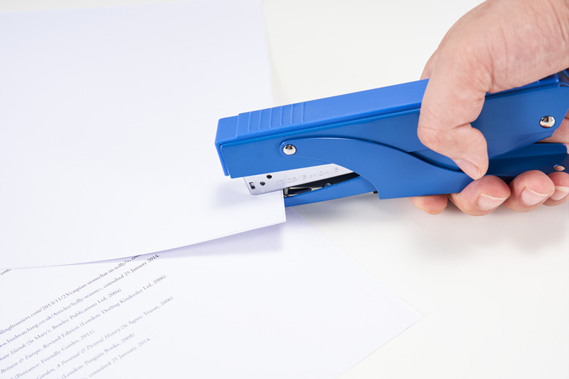Office Supplies All-Metal Stapler No. 12 Stitching Needle Hand-Held Pliers Easy and Labor-Saving Binding Device Stapling Machine Office Supplies All-Metal Stapler No. 12 Stitching Needle Hand-Held Pliers Easy and Labor-Saving Binding Device Stapling Machine