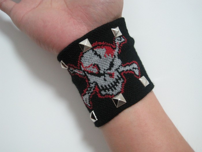 Gossip skull cat skull flame skull pattern Che Guevara cuff spike wristband punk wristband