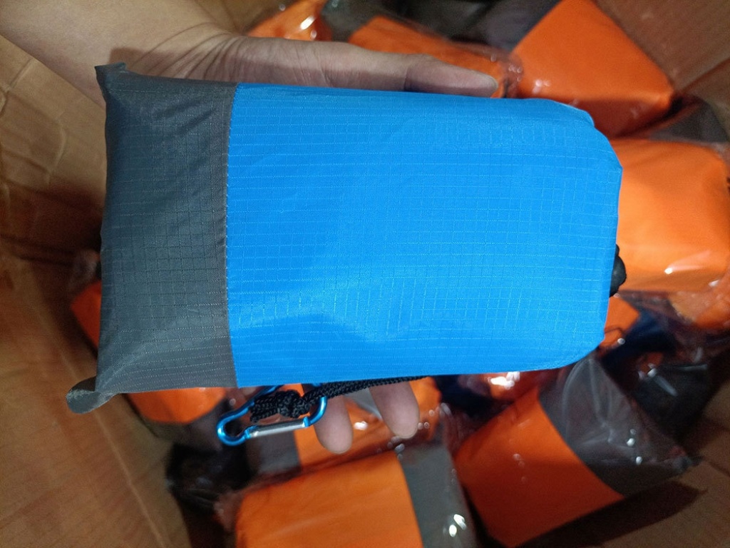 Factory in Stock Outdoor Moisture Proof Pad Folding Picnic Mat Mini Ultralight Portable Lawn Mat Waterproof Pocket Beach Mat Factory in Stock Outdoor Moisture Proof Pad Folding Picnic Mat Mini Ultralight Portable Lawn Mat Waterproof Pocket Beach Mat