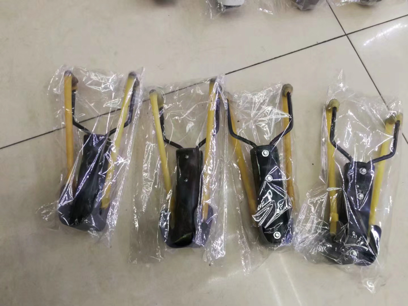 Outdoor Sports Iron Slingshot Playing Pheasant Toys Slingshot Small Recurve Smooth Slingshot Thick Leather Recurve Slingshot Explosion Models Outdoor Sports Iron Slingshot Playing Pheasant Toys Slingshot Small Recurve Smooth Slingshot Thick Leather Recurve Slingshot Explosion Models