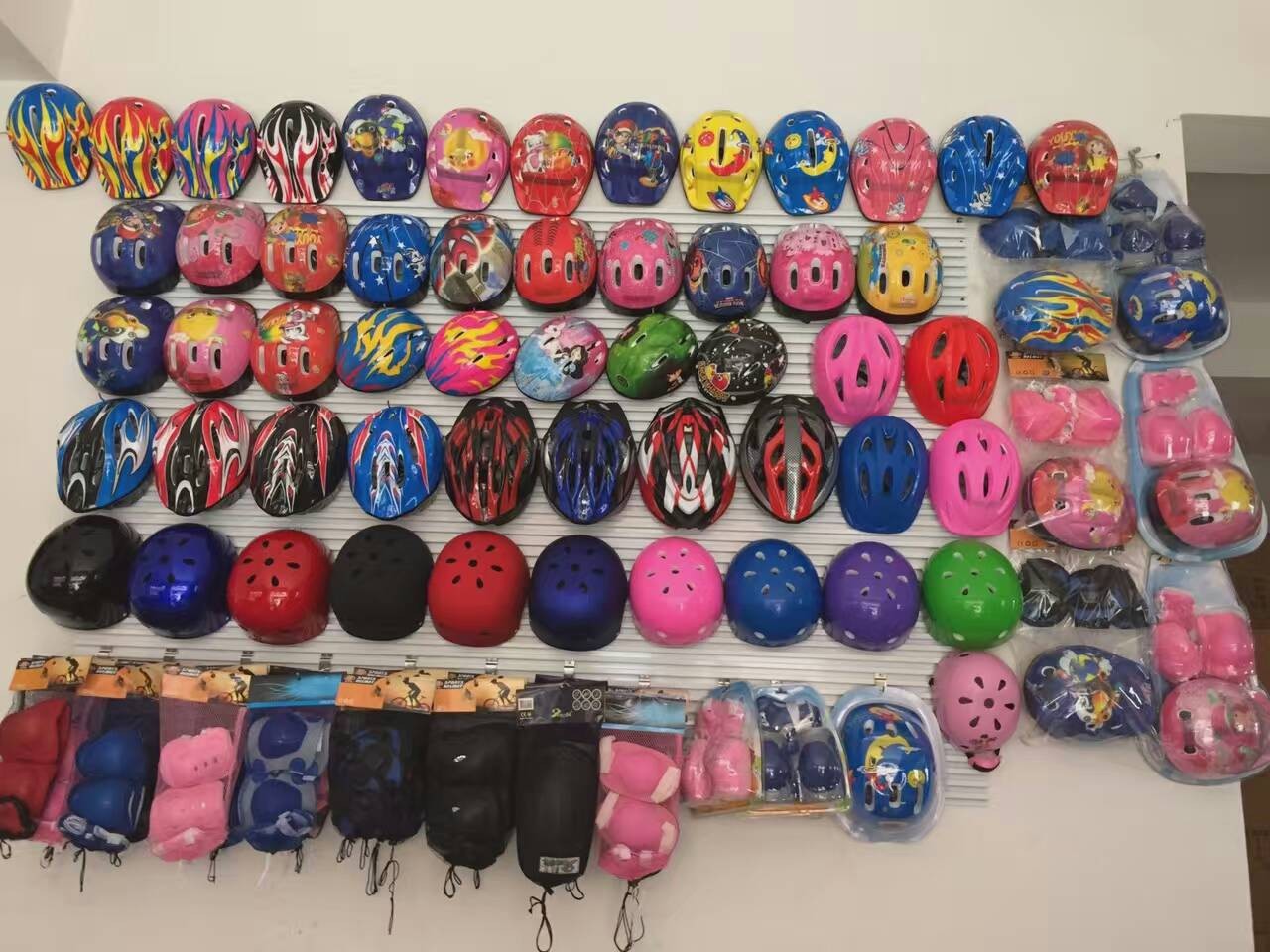 Factory Direct Sales Children's Roller Skating Helmet Foam Helmet the Skating Shoes Helmet Roller Skates Helmet Wholesale and Retail Factory Direct Sales Children's Roller Skating Helmet Foam Helmet the Skating Shoes Helmet Roller Skates Helmet Wholesale and Retail