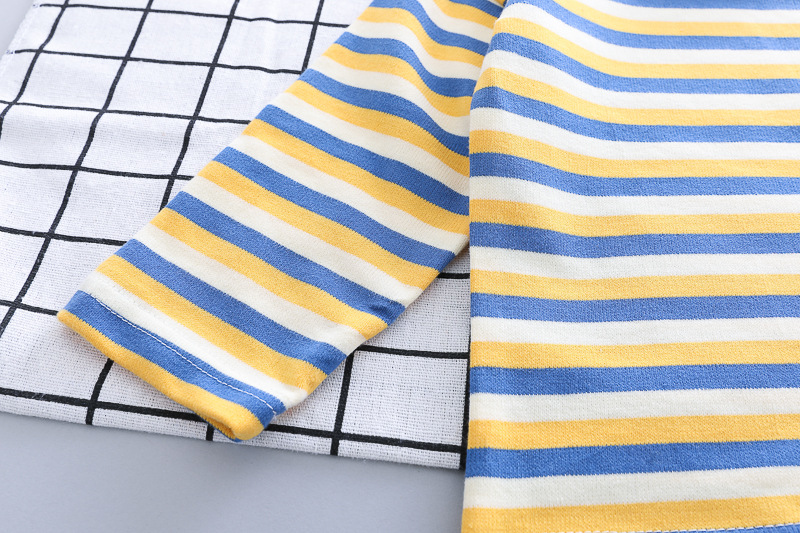 Autumn and Winter New Male Baby Clothes Love Romper Suspender Pants Two-Piece Cute Children's Clothing Baby Denim Suit Autumn and Winter New Male Baby Clothes Love Romper Suspender Pants Two-Piece Cute Children's Clothing Baby Denim Suit