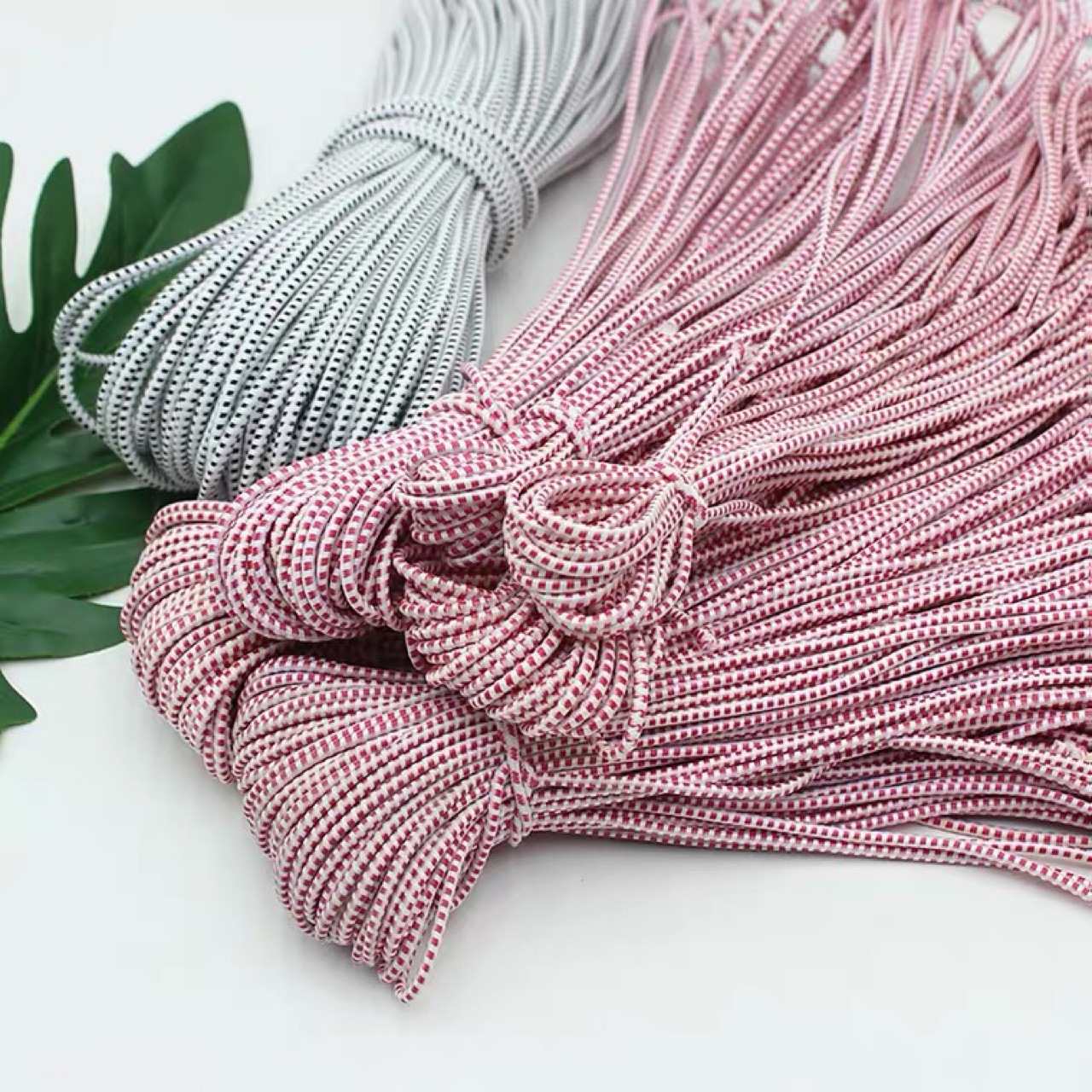 Supply Old-Fashioned round Sesame Tighten Rope Imported Rubber Band Red and White Dots Tighten Rope Children Jumping Rubber Band Rope Supply Old-Fashioned round Sesame Tighten Rope Imported Rubber Band Red and White Dots Tighten Rope Children Jumping Rubber Band Rope