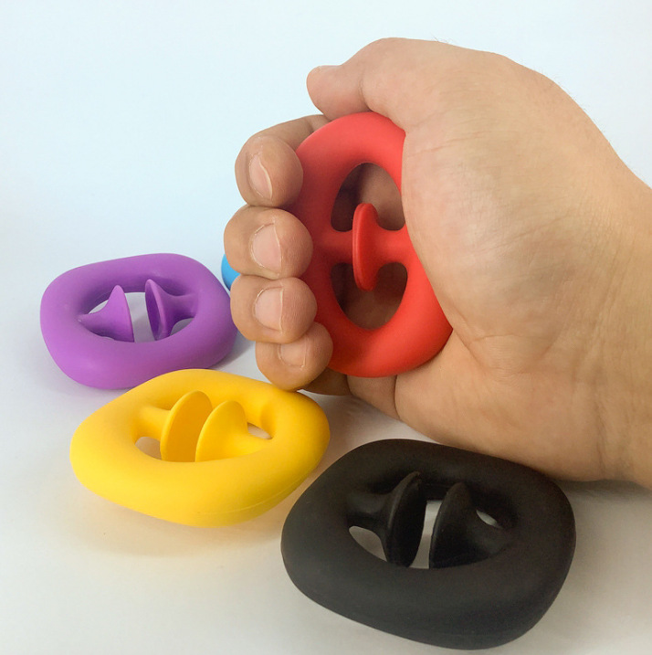 Shenzhen Manufacturer Silicone Spring Grip Training Five Finger Strength Exercise Arm Muscle Grip Device Decompression Toy Mouse Killer Pioneer